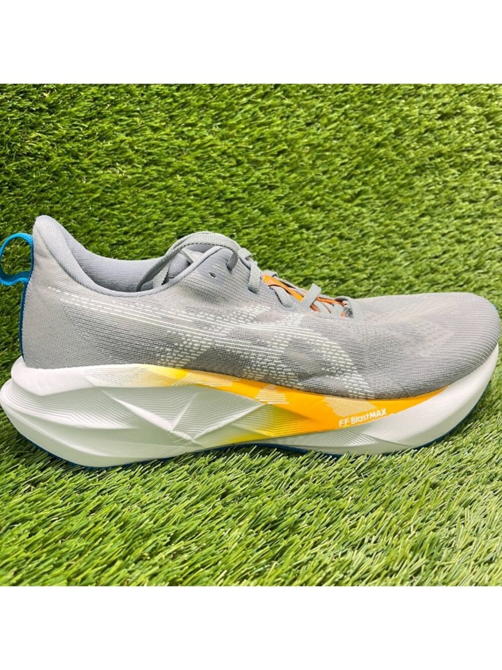 Asics Novablast 5 Mens Size 11 Gray White Yellow Athletic Running Shoes Sneakers